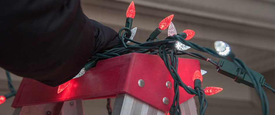 5 Questions to Ask before Scheduling Professional Holiday Lighting