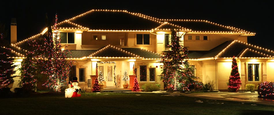 Home with holiday lighting services near Carmel, IN.